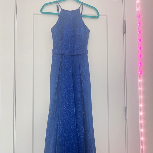 Prom dress - Picture 1 of 3
